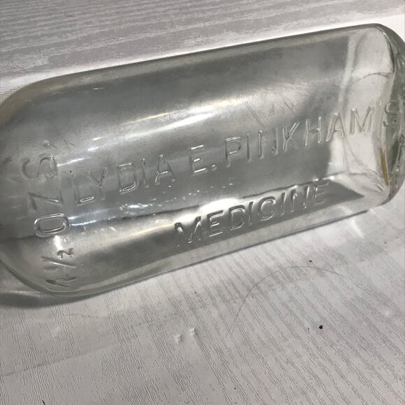 Vintage Lydia E. Pinkham's Medicine Glass Bottle 14 1/2 Ozs Made In Canada - Picture 4 of 10